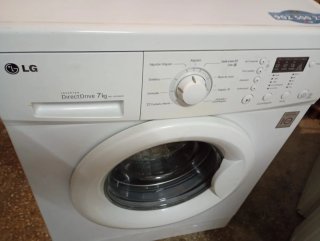 LAVADORA LG de 7 kilos y 1000 rpm , Clase A
