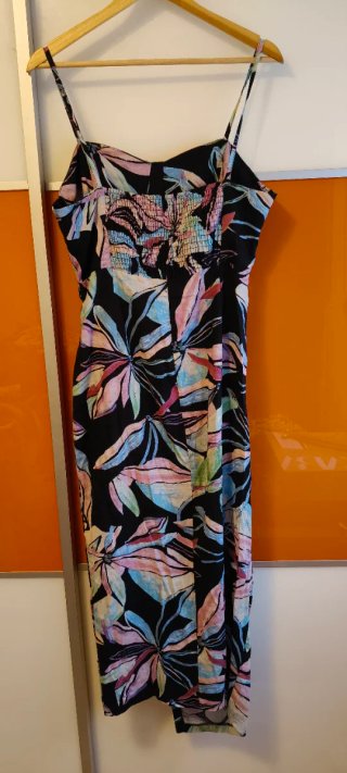 Vestido midi Zara floral talla L
