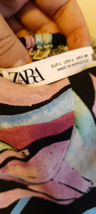 Vestido midi Zara floral talla L
