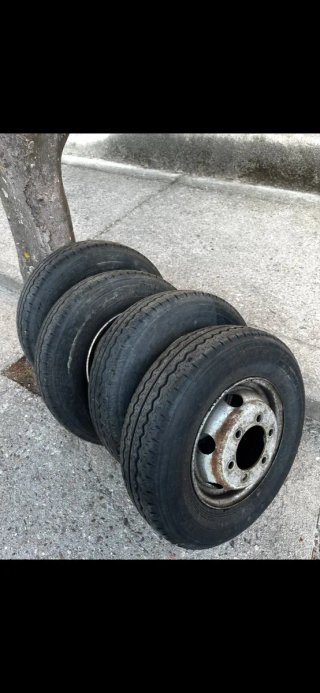 4 Ruedas furgoneta 95% vida útil 195 R14 C