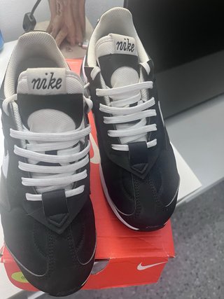 Zapatillas Nike Negras y Blancas