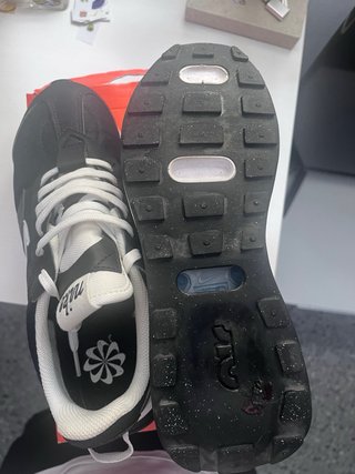 Zapatillas Nike Negras y Blancas