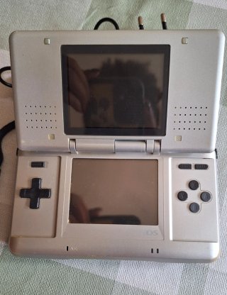 Nintendo DS Original Plata + Cargador (NTR-001)