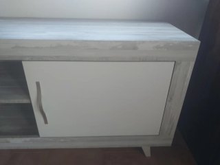 Mueble TV gris y blanco