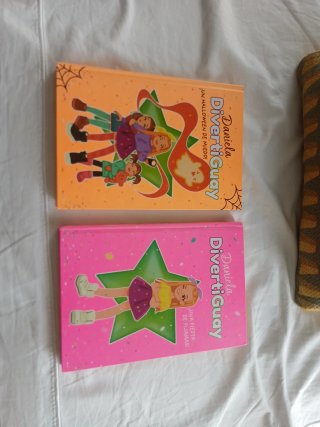 Dos libros DivertiGuay