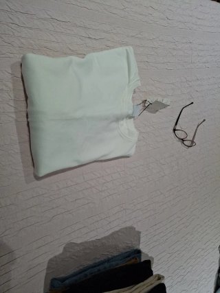 Sudadera blanca básica