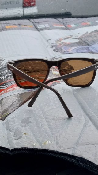 Gafas de sol Venus casual negras y marrones