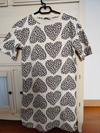 Vestido mujer crema corazones manga corta