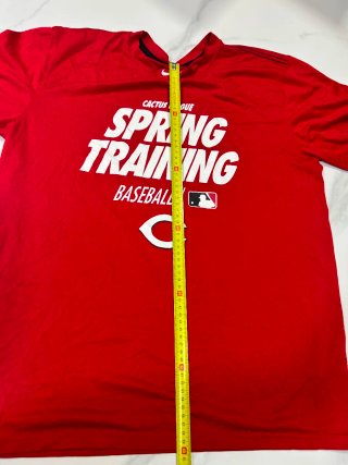 Camiseta deportiva Nike roja