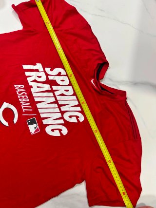 Camiseta deportiva Nike roja