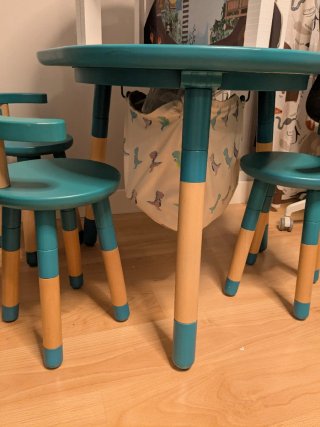 Mesa y 4 Sillas Infantiles Stokke