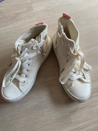 Botas altas Oh Girl beige flores rosas talla 36