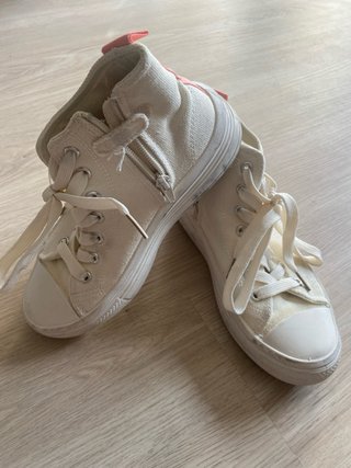 Botas altas Oh Girl beige flores rosas talla 36