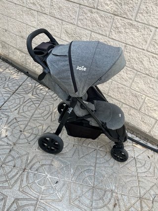 Carro de paseo Joie gris
