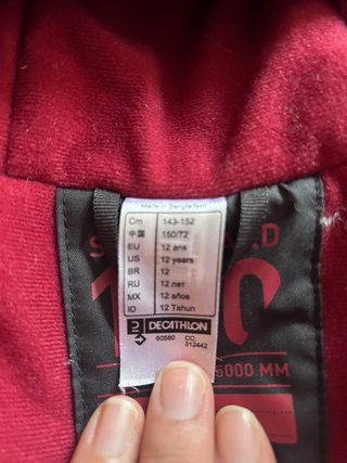 Abrigo Negro y Rojo Talla 12 años. Usado una vez