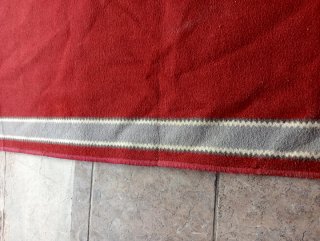 Alfombra larga para pasillo roja y gris larga 380