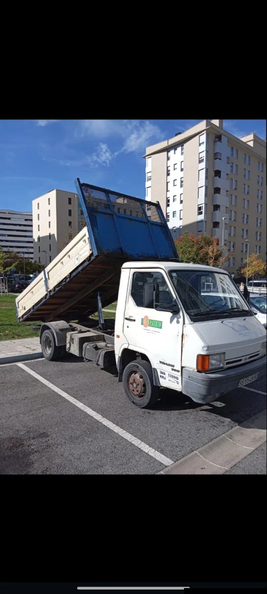 Nissan Trade 1999 - foto 1