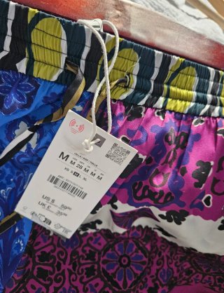 Pantalón Zara Estampado Talla M