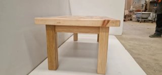 Mesa de centro artesanal de madera