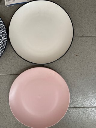 Juego de platos 1€ cada plato ( el ultimo 0,50€)