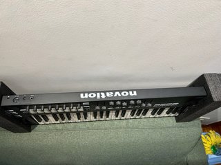 Controlador MIDI Novation Launchkey