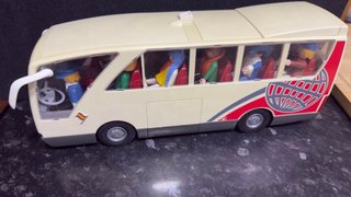 Autobús Playmobil con figuras