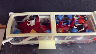 Autobús Playmobil con figuras
