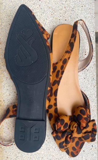 Sandalias con lazo estampado leopardo