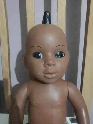 Muñeco bebé negrito. Kirikou