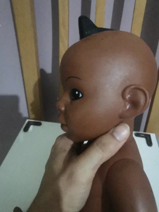 Muñeco bebé negrito. Kirikou