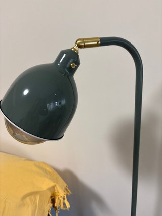 Lámpara de pie verde Ikea RÖDFLIK