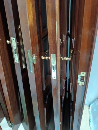 Puertas de madera maciza