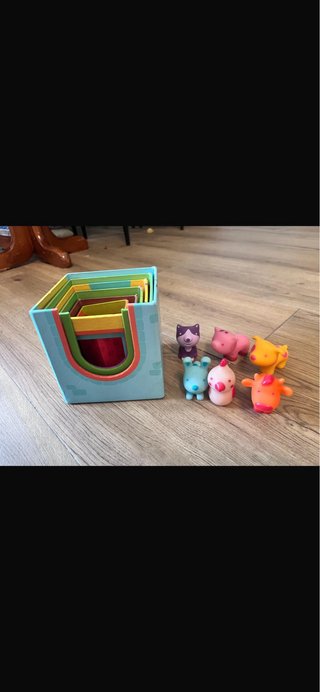 Torre apilable animales y números