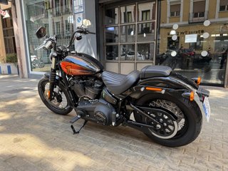 Harley Davidson Street Bob 2021 Negra/Naranja