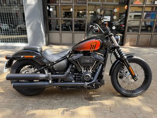 Harley Davidson Street Bob 2021 Negra/Naranja