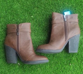 Botines Mustang Marrones Talla 35