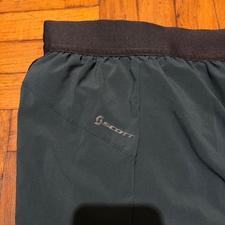 Pantalón Corto Deportivo Scott Verde/Negro