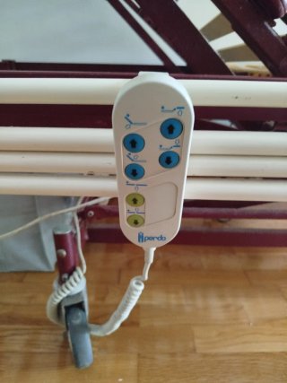 Cama articulada eléctrica con barandillas