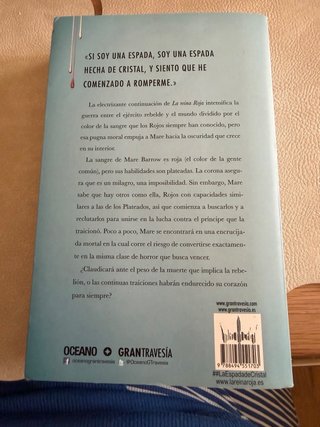 La espada de cristal. Arrodillarse o sangrar