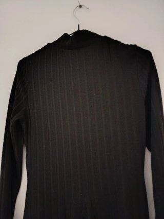 Vestido canalé negro cuello alto Shien