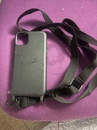 Funda iPhone 11 Negra con Cuerda