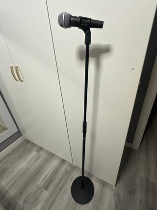 Micrófono con soporte