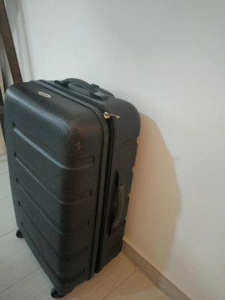 Maleta de viaje negra