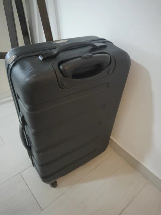 Maleta de viaje negra