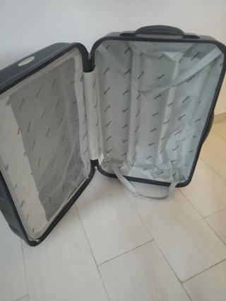 Maleta de viaje negra