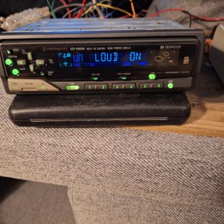 Radio Cassette Pioneer KEH-P6600R con Bluetooth