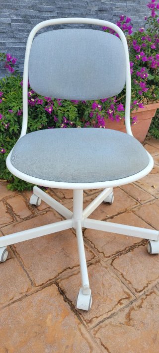 Silla de escritorio con ruedas
