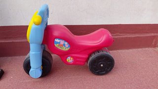 Moto correpasillos Peppa Pig infantil
