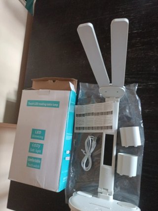 Lámpara LED con Reloj Digital y Portalapiz