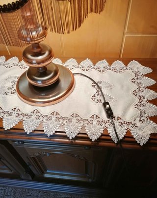 Lámpara de mesa vintage beige y negra